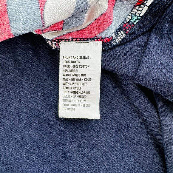 Crown & Ivy Petite Geometric Long Sleeve Top In PS - Picture 3 of 6